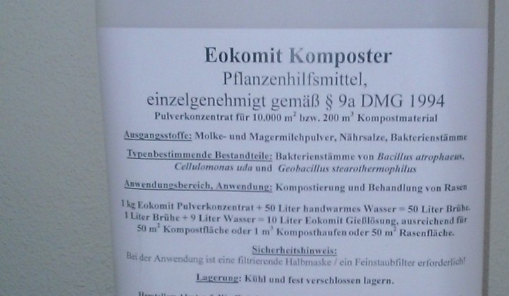 Eokomit ( Dr. Holzinger) enthält wie Ecosana (Dr.Holzinger) anaerobe Bakterienkulturen, die alle organischen Abfälle je nach Material und Jahreszeit in Humus umwandeln.